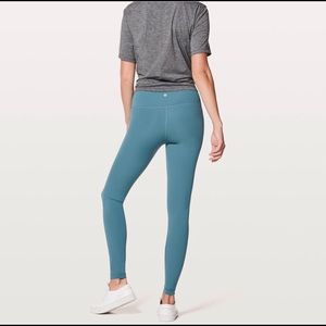 Lululemon Wunder Unders in Persian Blue